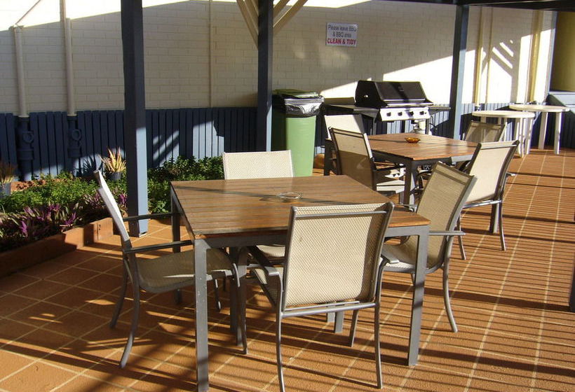 فندق على الطريق Kings Motor Inn & Steakhouse