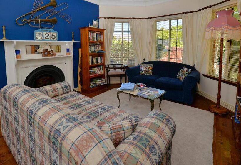 بنسيون Anchorage Guest House And Selfcontained Accommodation