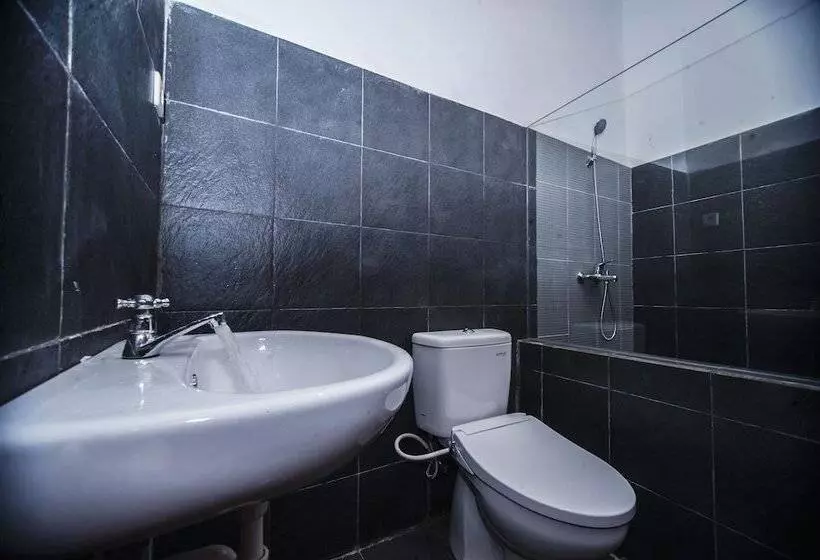 پانسیون Premier Surf Camp