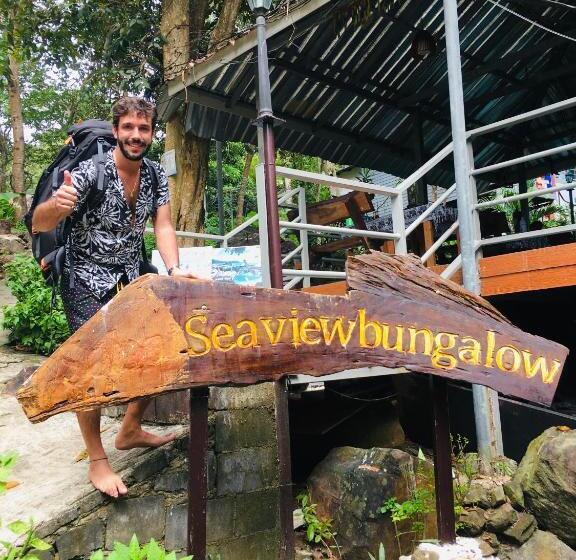 פנסיון Sea View Bungalow