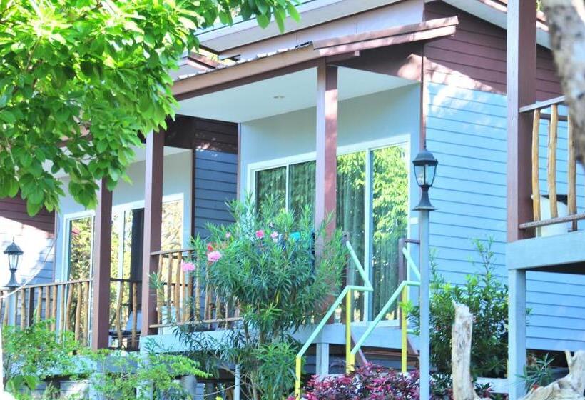 פנסיון Sea View Bungalow