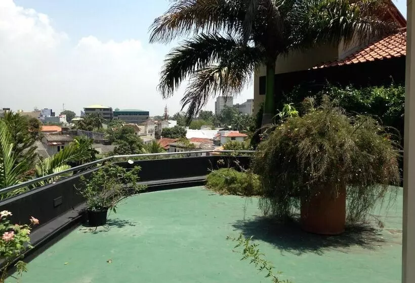 بنسيون Silvikris Villa