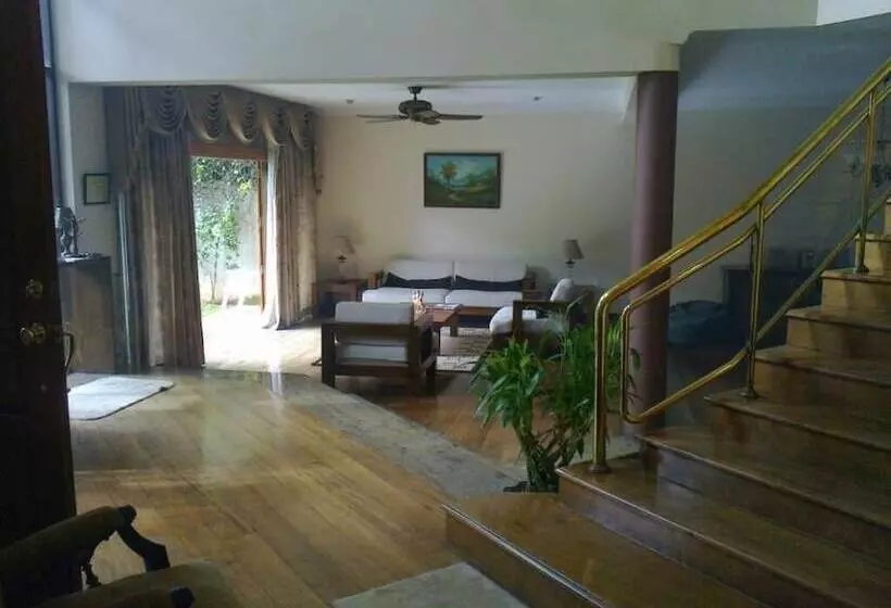 بنسيون Silvikris Villa