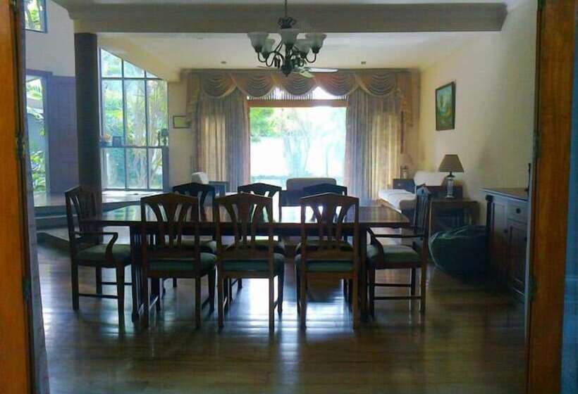 Pension (Hôtel basse catégorie) Silvikris Villa