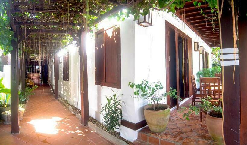 פנסיון Villa Khili Namkhan