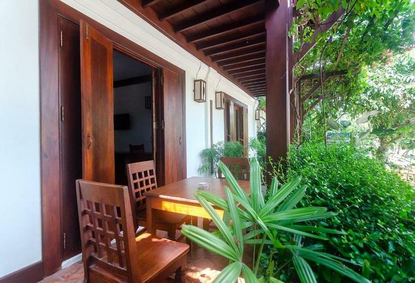 פנסיון Villa Khili Namkhan