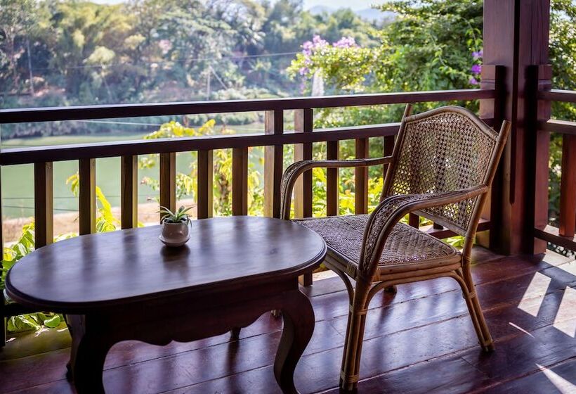 פנסיון Villa Khili Namkhan