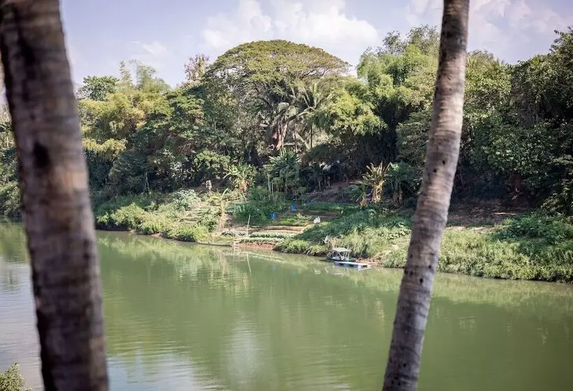 پانسیون Villa Khili Namkhan