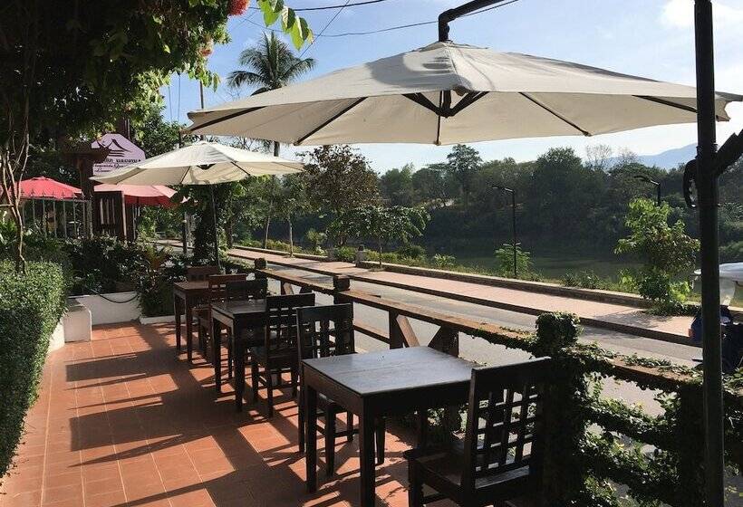 פנסיון Villa Khili Namkhan