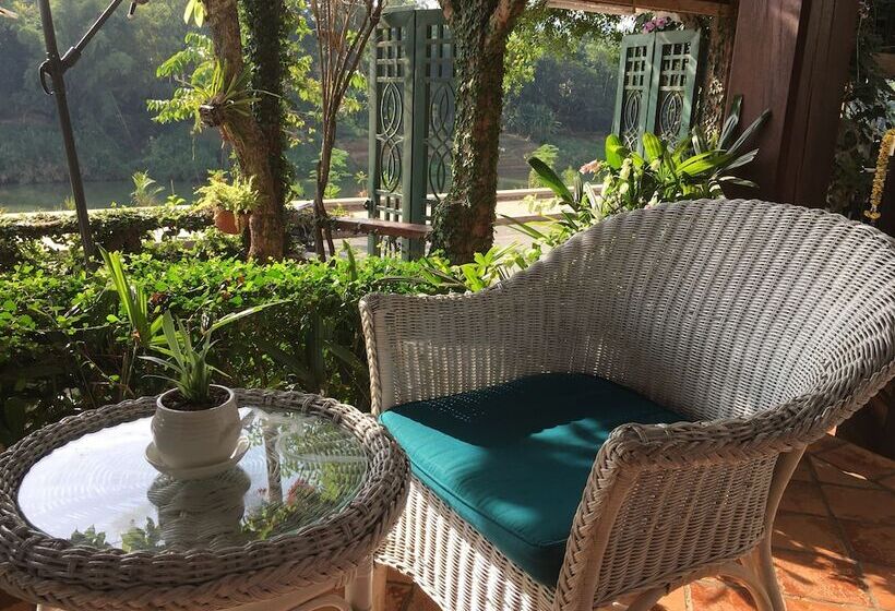 פנסיון Villa Khili Namkhan