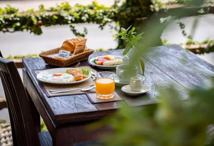 پانسیون Villa Khili Namkhan