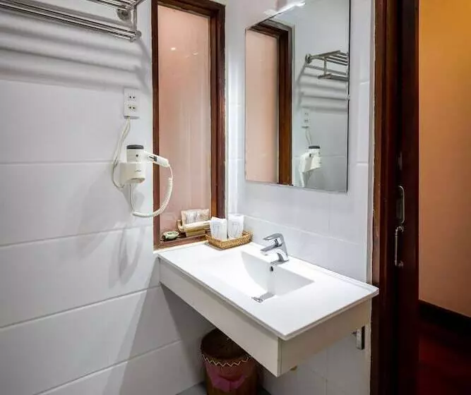 پانسیون Villa Khili Namkhan