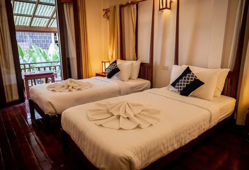 פנסיון Villa Khili Namkhan