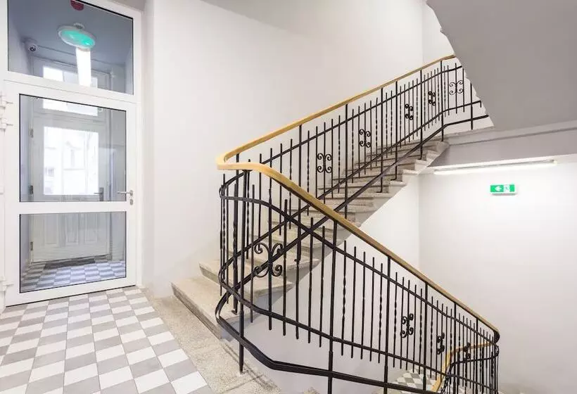 Venetian House Market Square Apart