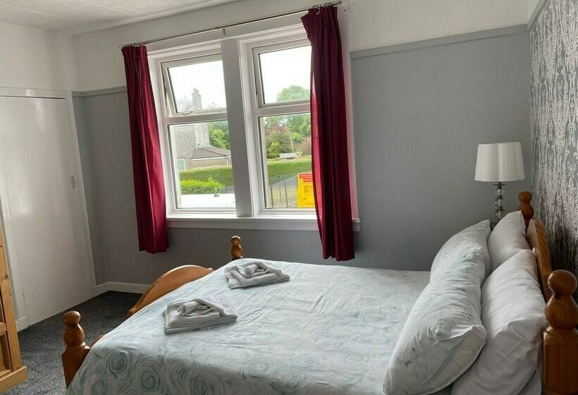 County Cottages South