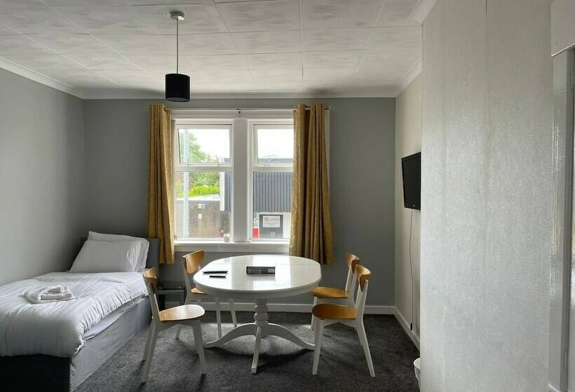 County Cottages South