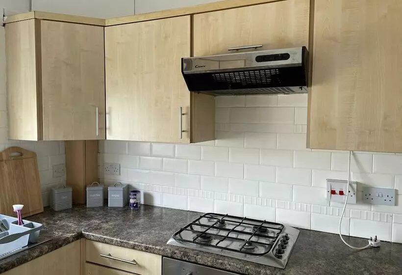 County Cottages South