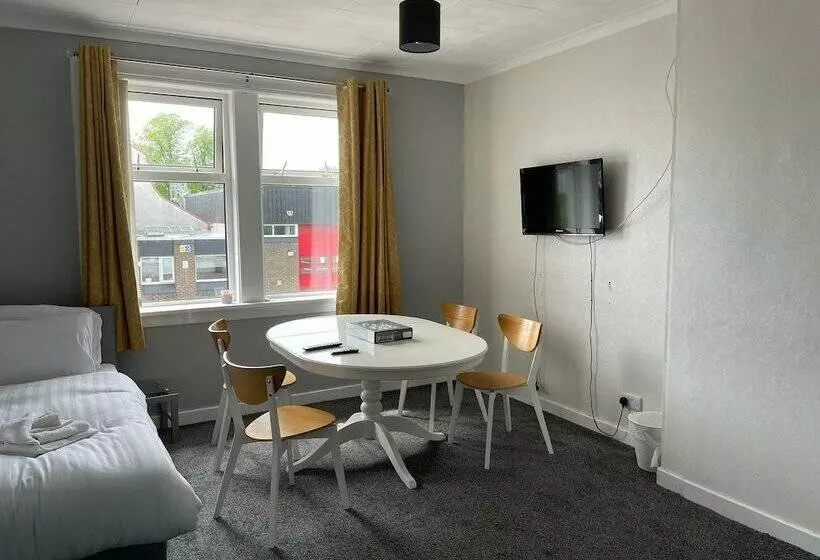 County Cottages South