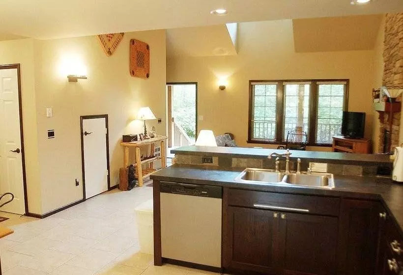 Glacier Springs Cabin 89 Cedar And Log Cabin Sleeps 4 Close To Skiing And Hiking