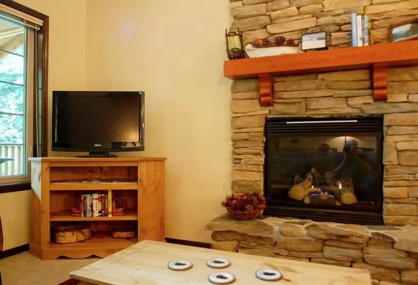 Glacier Springs Cabin 89 Cedar And Log Cabin Sleeps 4 Close To Skiing And Hiking
