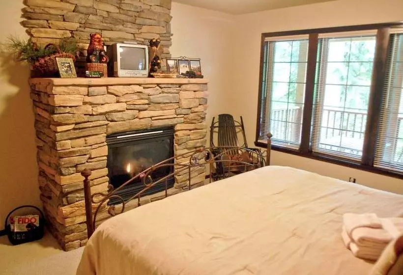 Glacier Springs Cabin 89 Cedar And Log Cabin Sleeps 4 Close To Skiing And Hiking