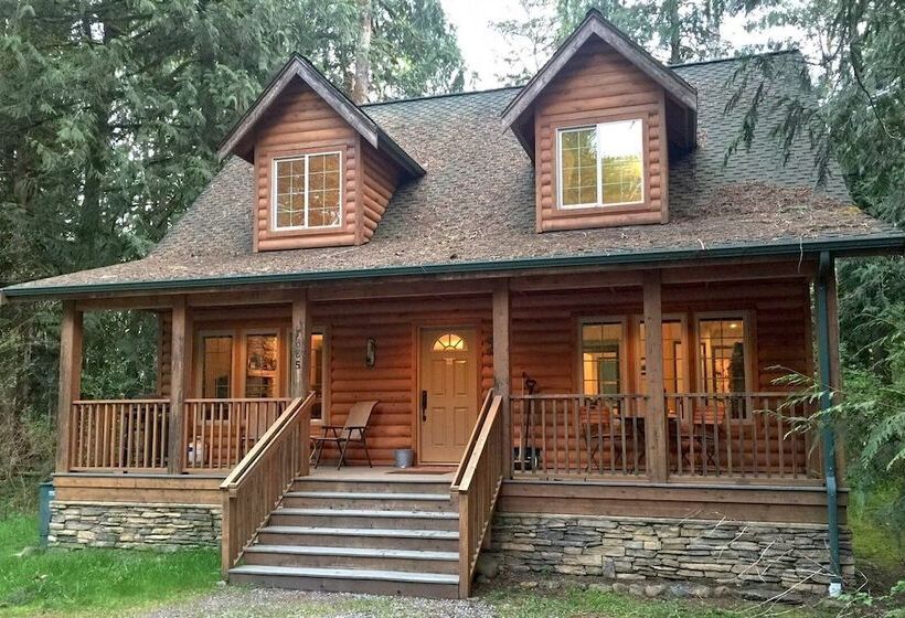Glacier Springs Cabin 89 Cedar And Log Cabin Sleeps 4 Close To Skiing And Hiking