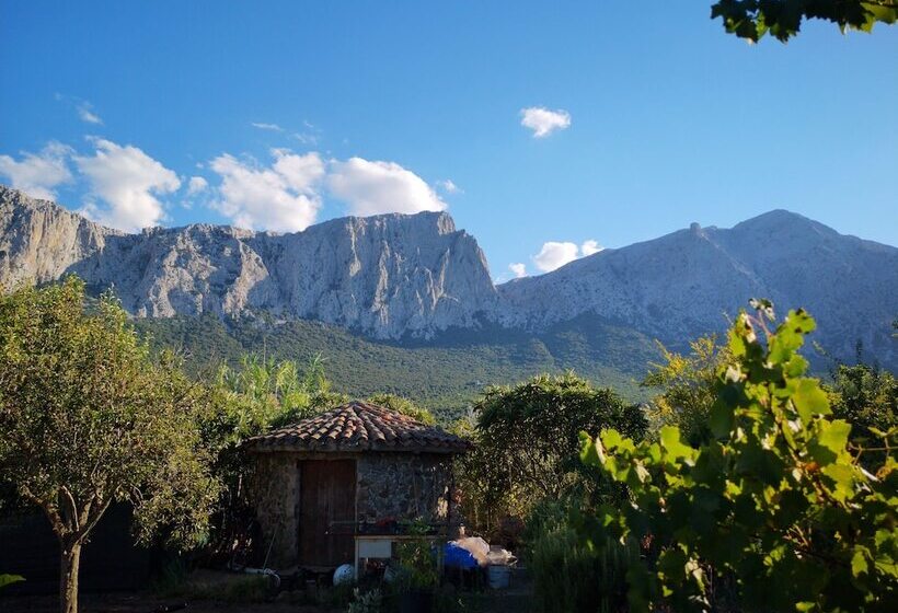 膳宿费 2nd Private Room In The Attic With Shared Bathroom Use