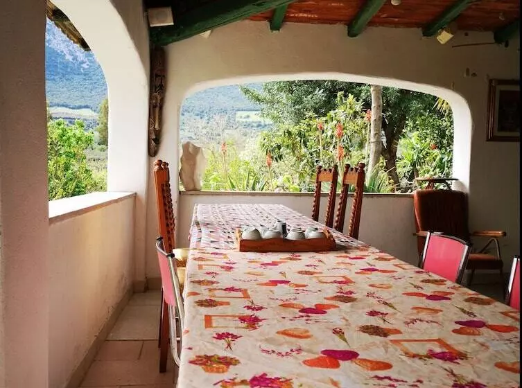 Majatalo 2nd Private Room In The Attic With Shared Bathroom Use