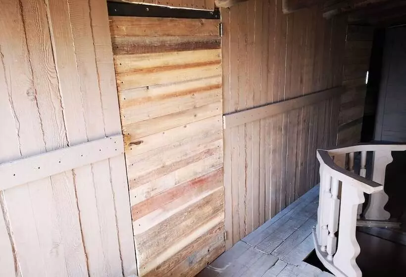 Majatalo 2nd Private Room In The Attic With Shared Bathroom Use