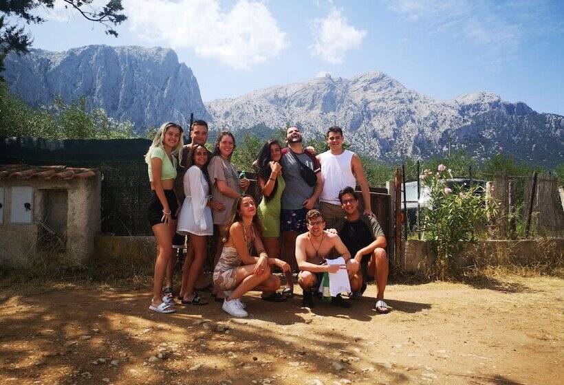 膳宿费 2nd Private Room In The Attic With Shared Bathroom Use