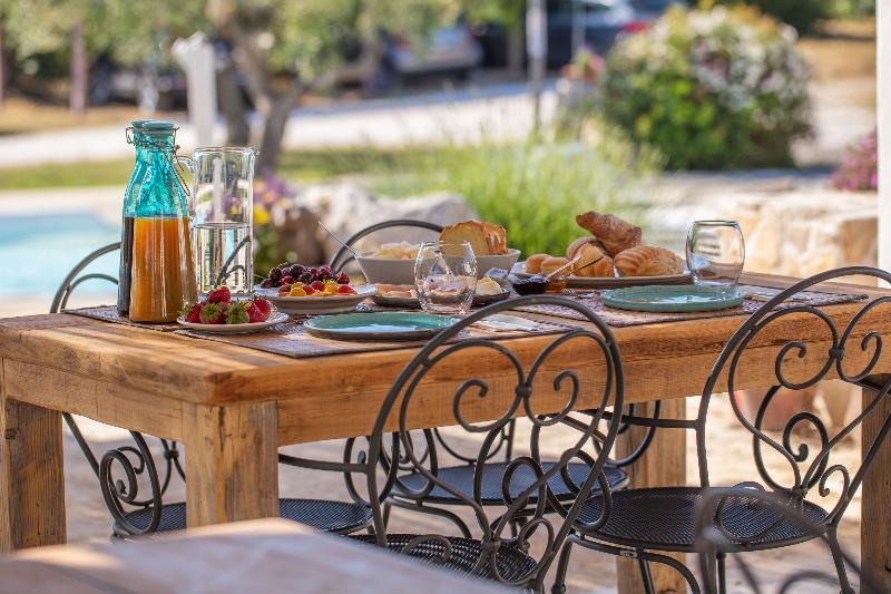 تختخواب و صبحانه Trulli Terra Magica