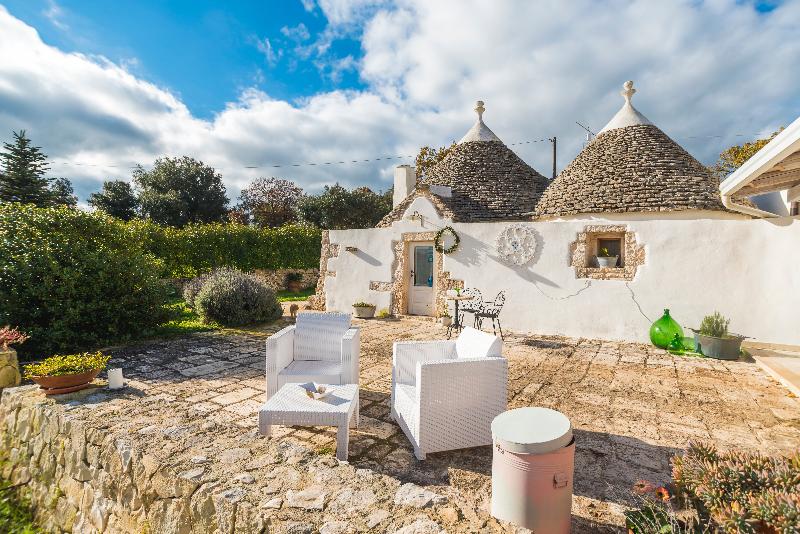تختخواب و صبحانه Trulli Terra Magica