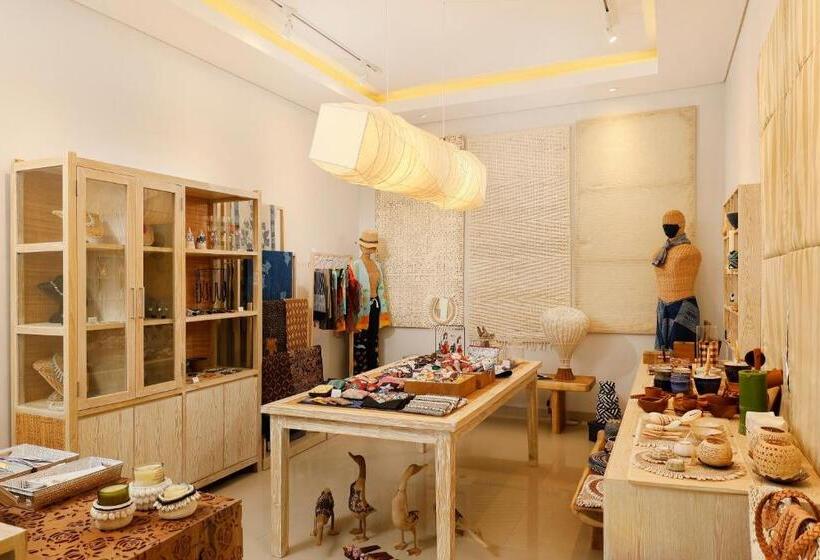 Отель Amarta Beach Retreat By Nakula