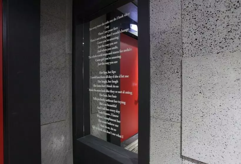 בית מלון כפרי Goyang Page