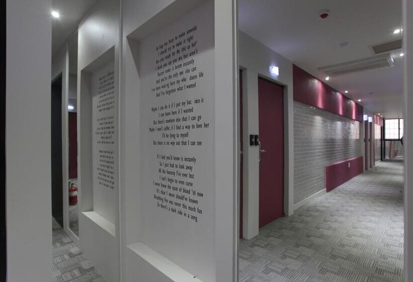 בית מלון כפרי Goyang Page