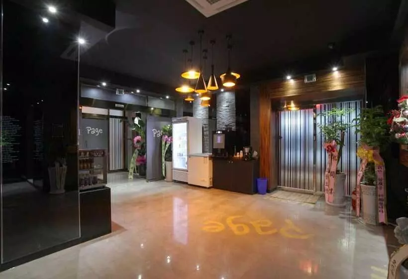 בית מלון כפרי Goyang Page