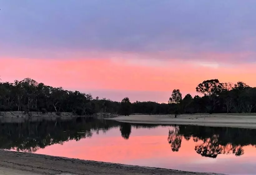 בית מלון כפרי Ingenia Holidays Murray Bend