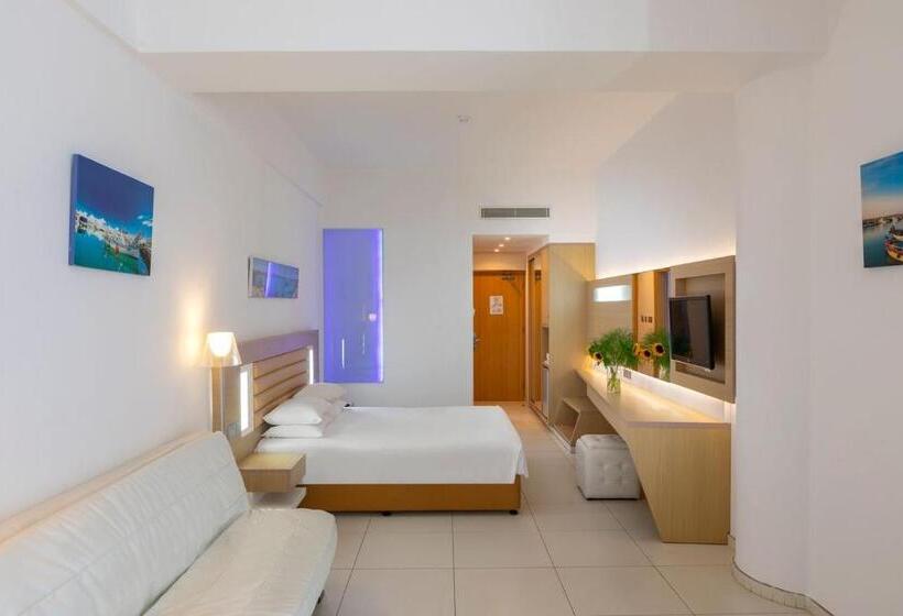 בית מלון כפרי Vrissaki Beach