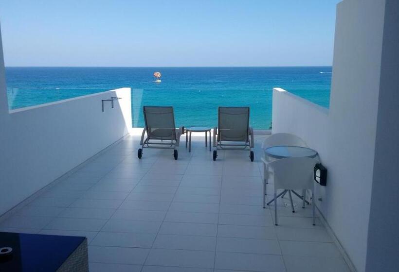 בית מלון כפרי Vrissaki Beach