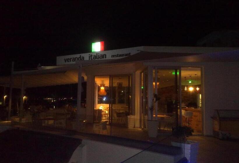 בית מלון כפרי Vrissaki Beach