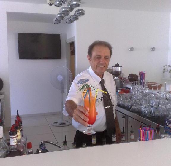 בית מלון כפרי Vrissaki Beach