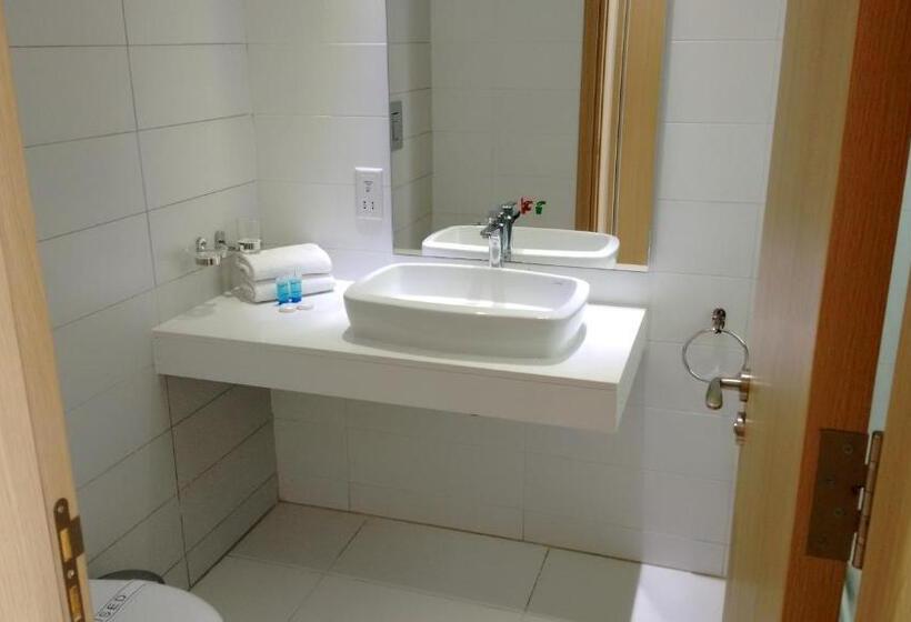 בית מלון כפרי Vrissaki Beach