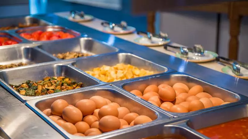 فندق Vrissaki Beach