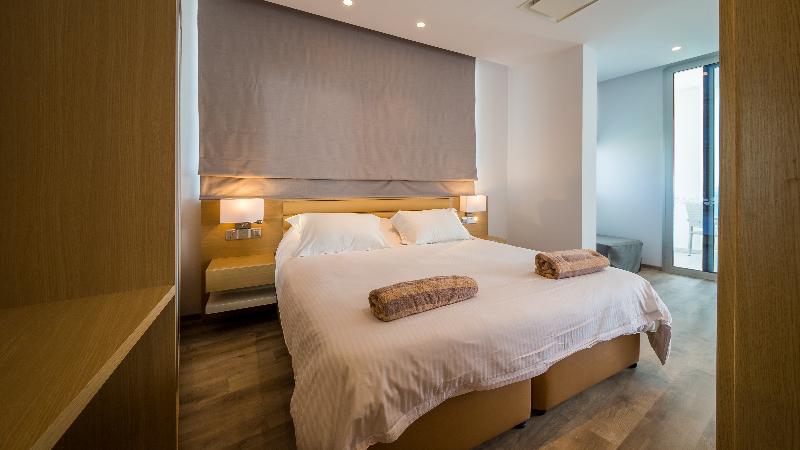 בית מלון כפרי Vrissaki Beach