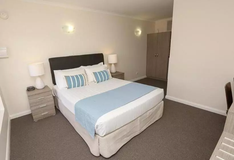 فندق على الطريق Seven Pines Motor Inn