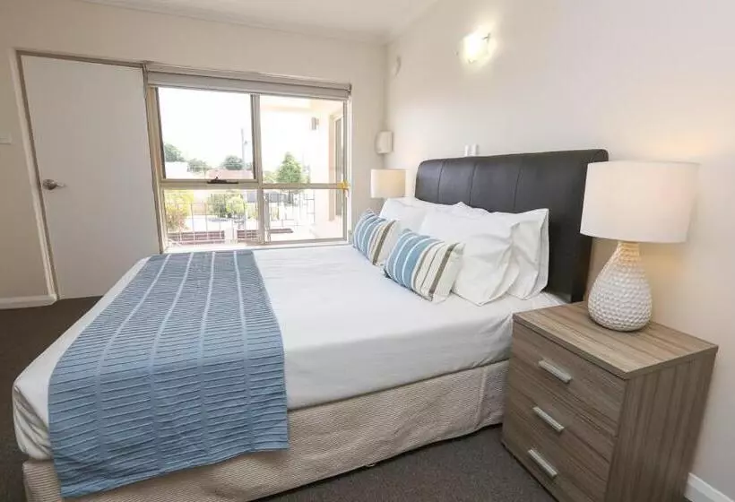 فندق على الطريق Seven Pines Motor Inn