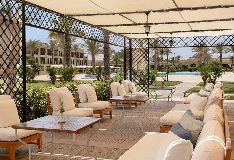 استراحتگاه Jaz Oriental, Almaza Bay