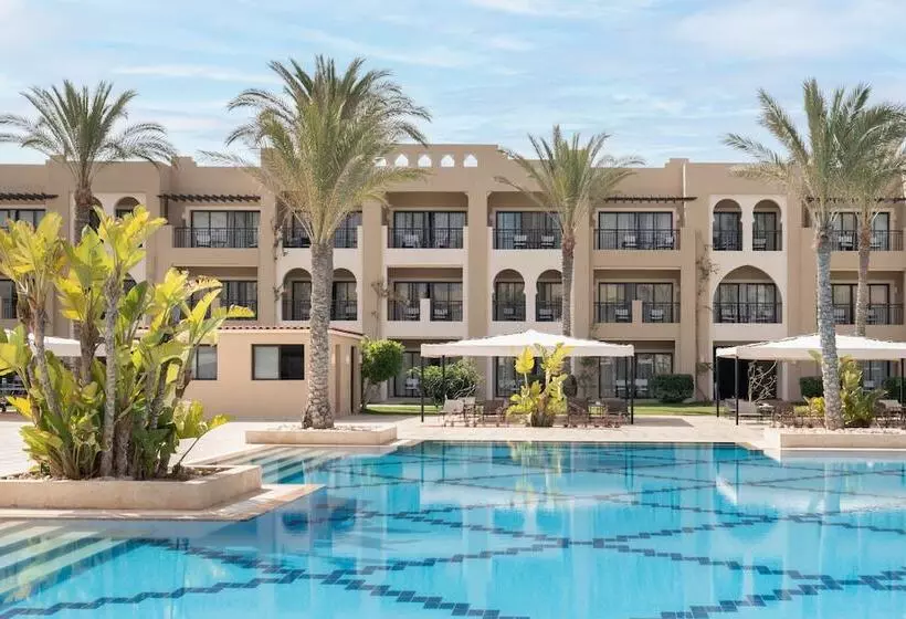 استراحتگاه Jaz Oriental, Almaza Bay