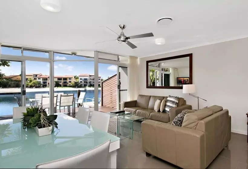 Skippers Cove Waterfront Resort