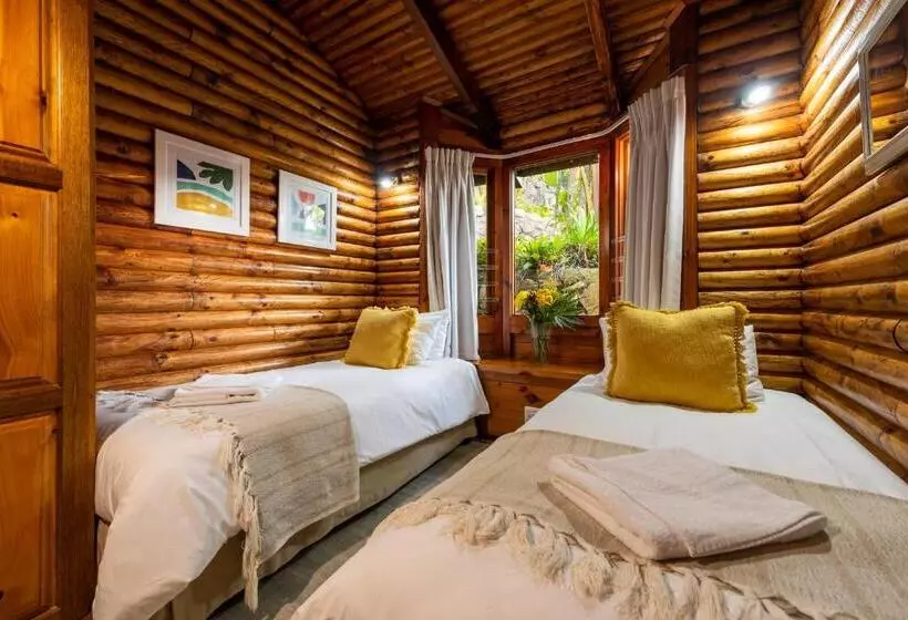 Under Milkwood Resort